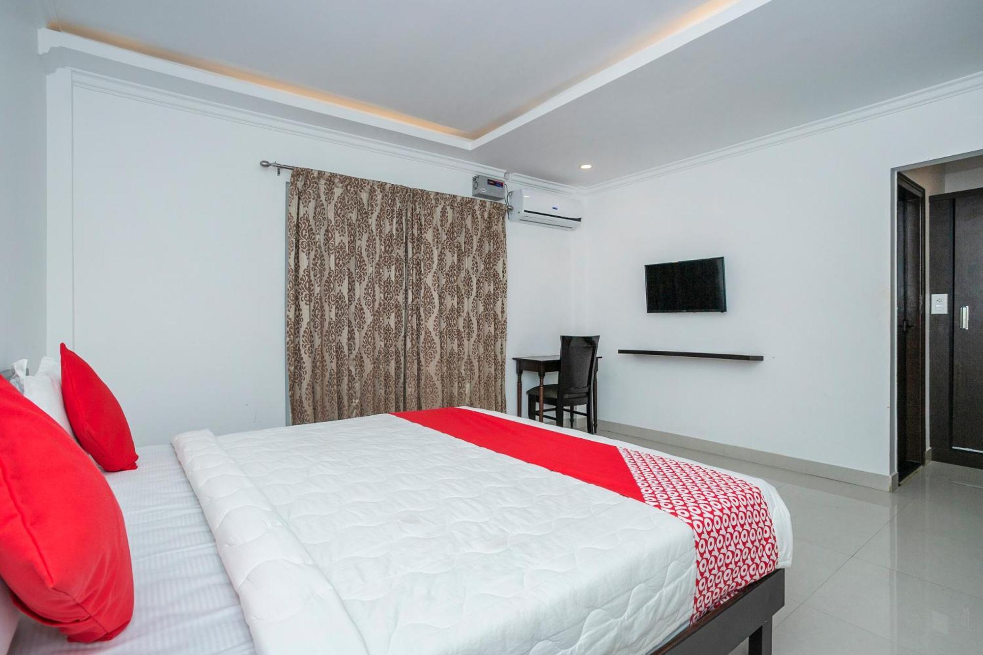 Отель Collection O Cosmopolitan Devanahalli Экстерьер фото