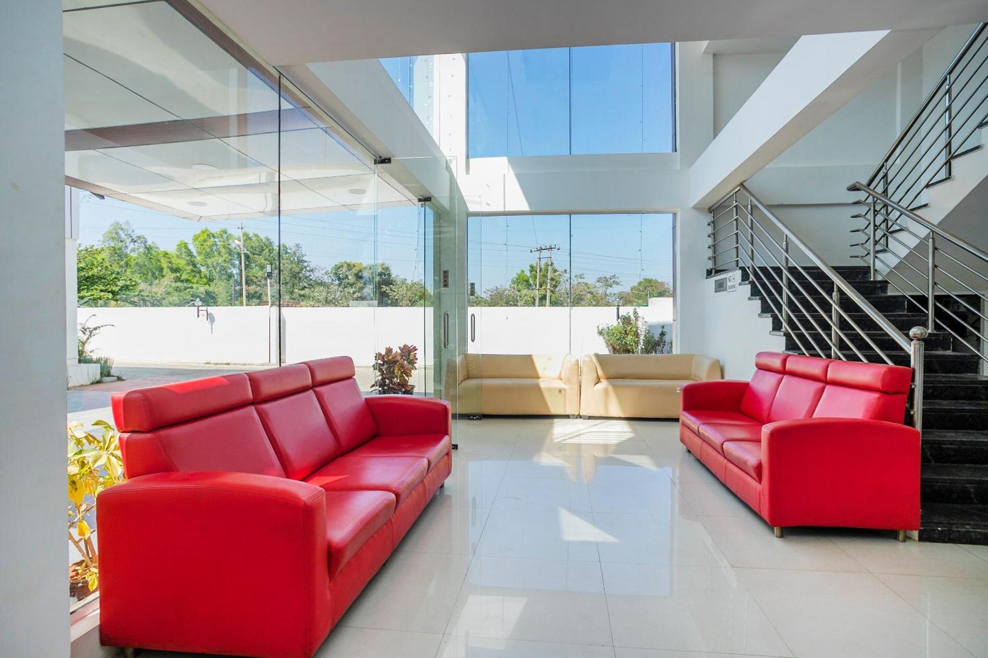 Отель Collection O Cosmopolitan Devanahalli Экстерьер фото