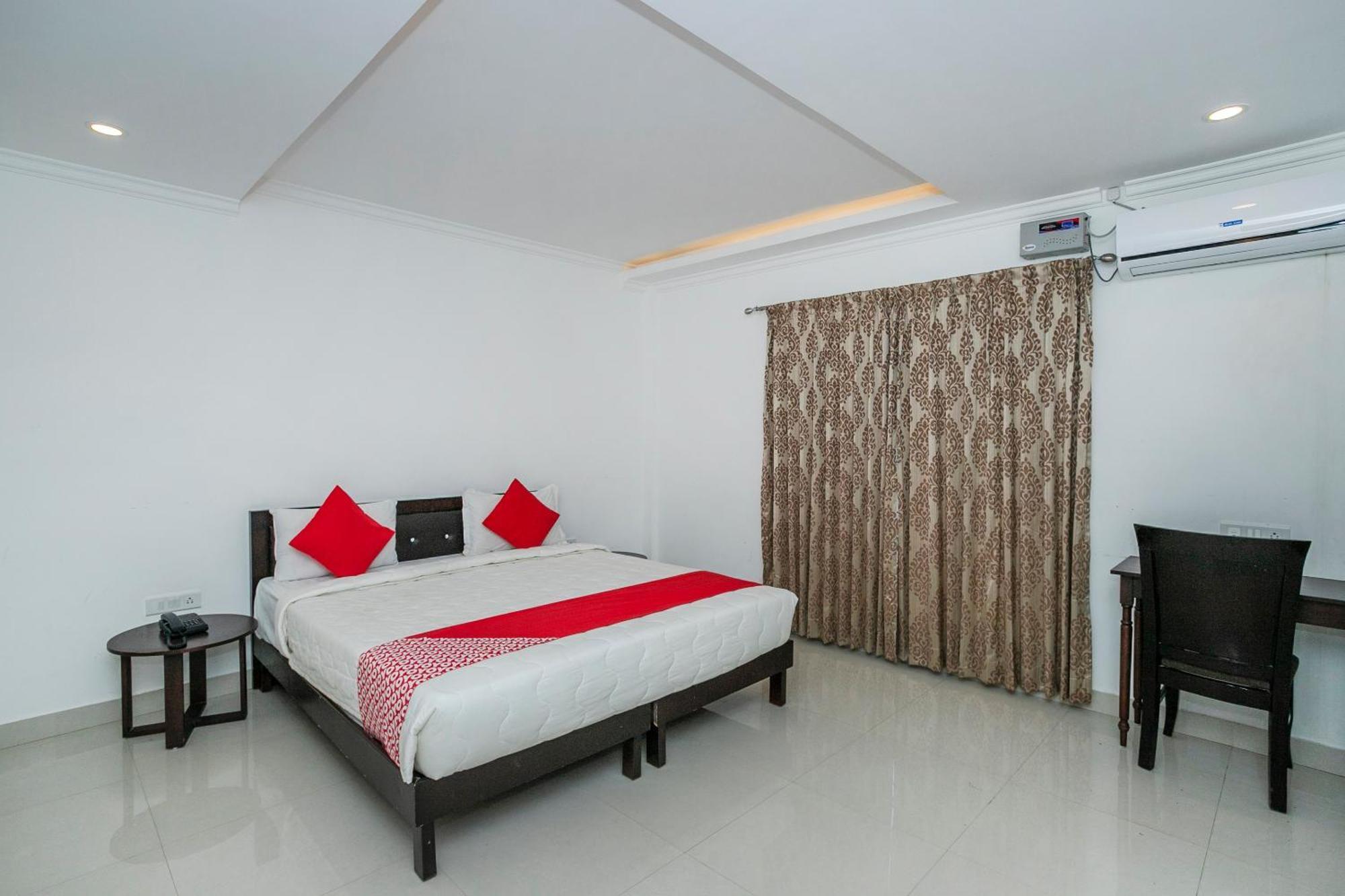 Отель Collection O Cosmopolitan Devanahalli Экстерьер фото