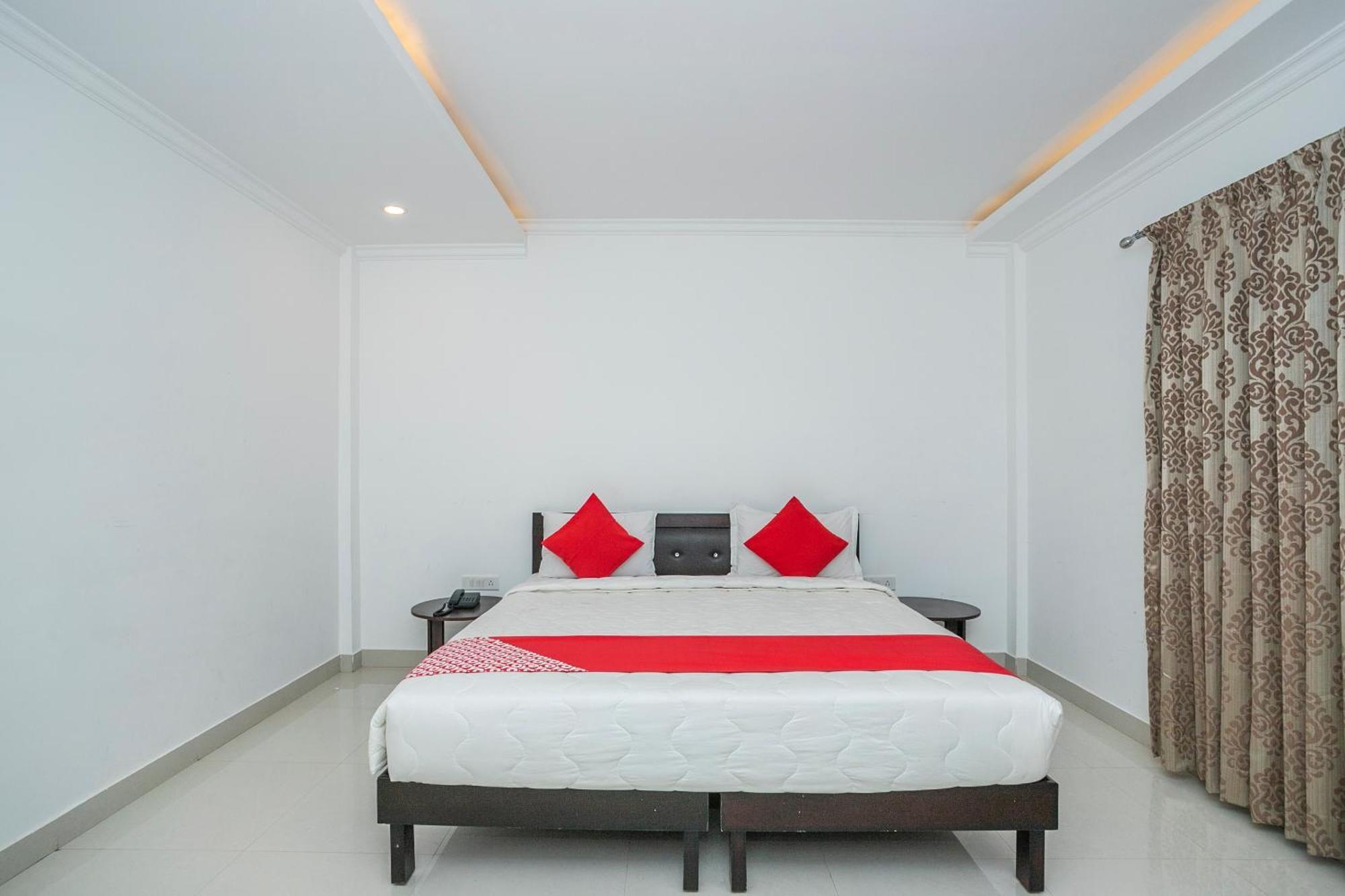 Отель Collection O Cosmopolitan Devanahalli Экстерьер фото